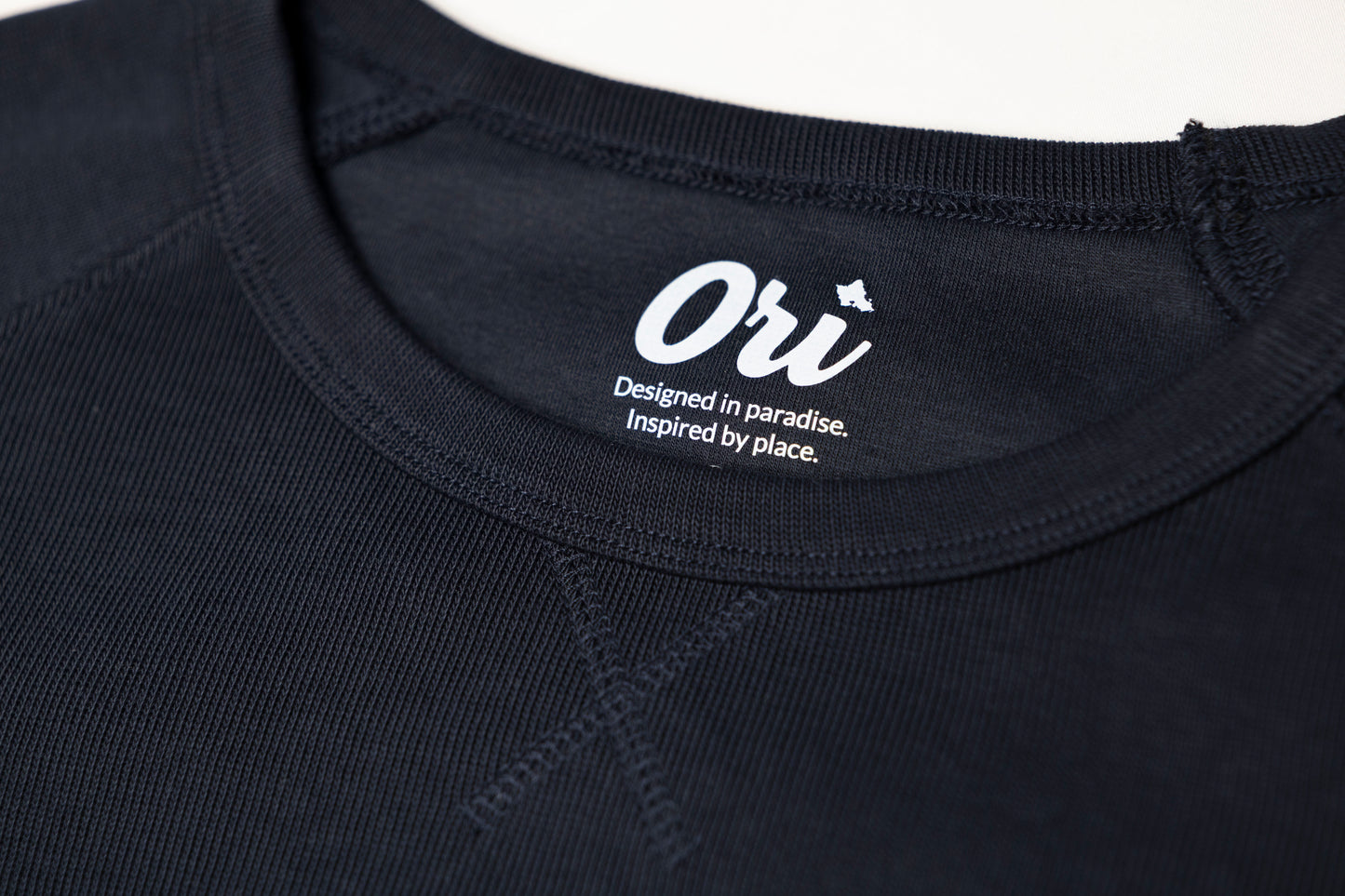 Kakaʻako Raglan Shirt